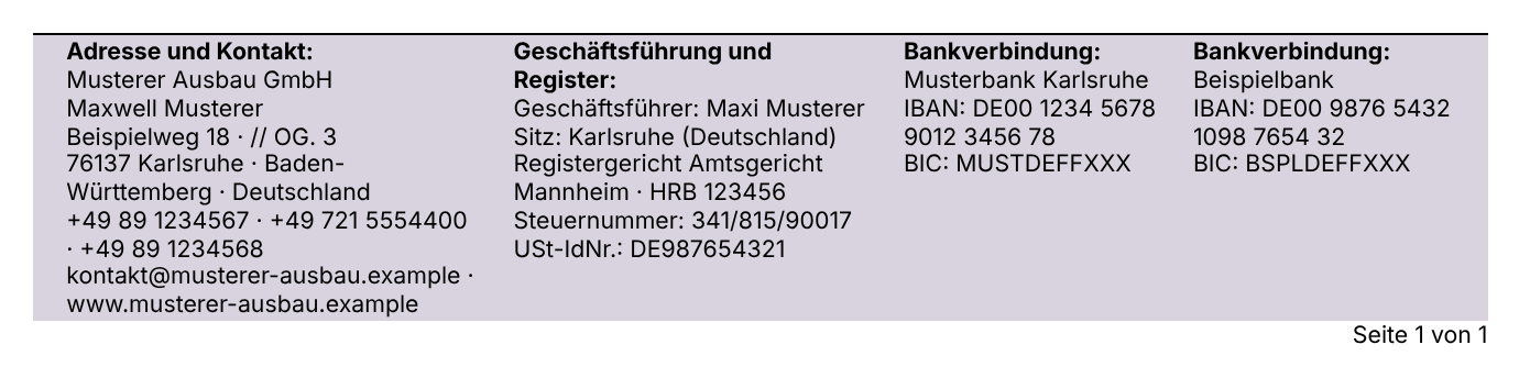 Fußzeile ab Werk mit allen Feldern und fetten Überschriften in 4 Blöcken, 8 pt; mehrere Zeilen brechen um, darunter die Seitenzahl