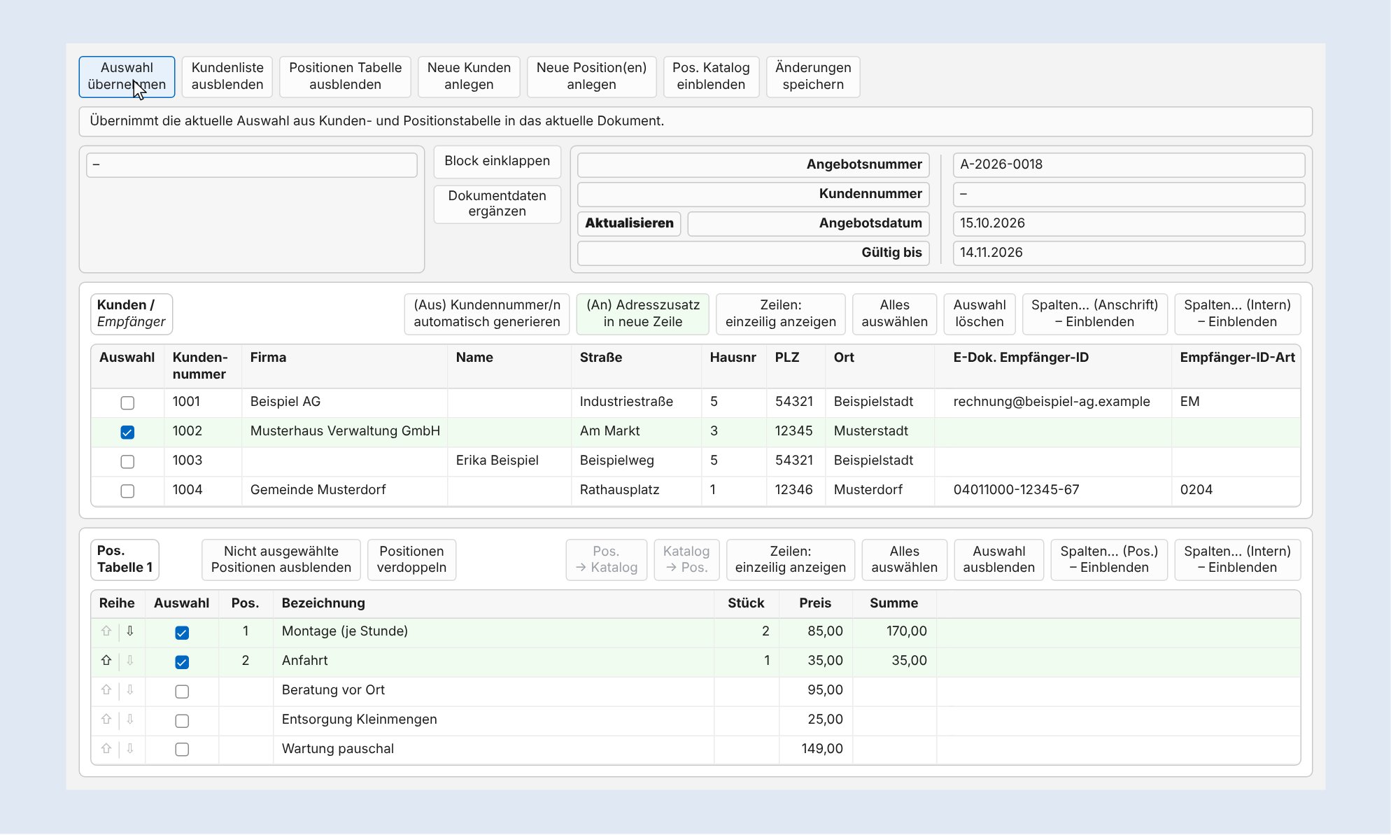 Arbeitsfläche eines neuen Angebots: in der Kundenliste ist „Musterhaus Verwaltung GmbH“ angehakt und grün, zwei Positionen sind angehakt, der Zeiger steht auf „Auswahl übernehmen“